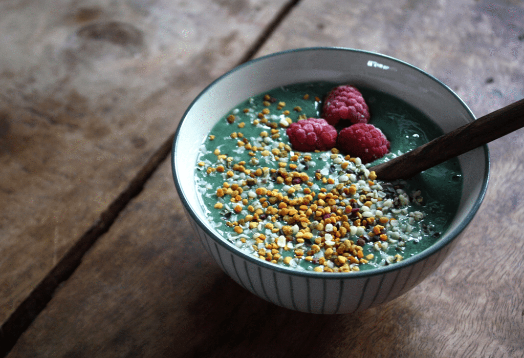 grön smoothie bowl