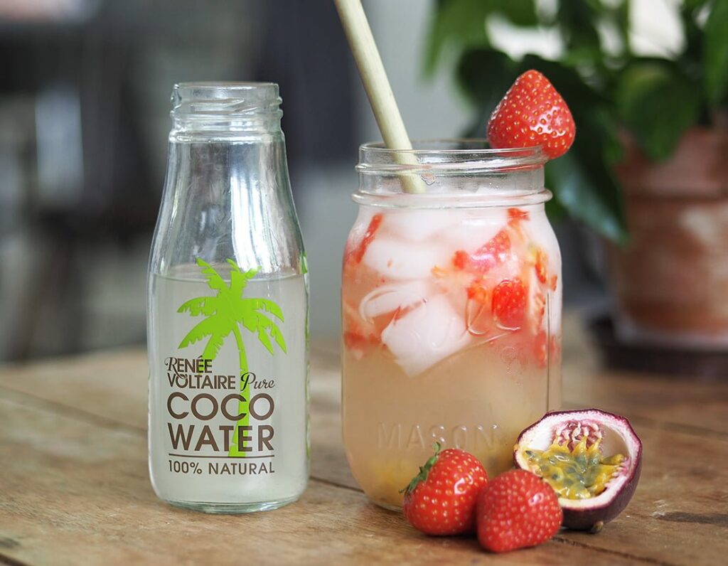 fruktig juice kokosvatten