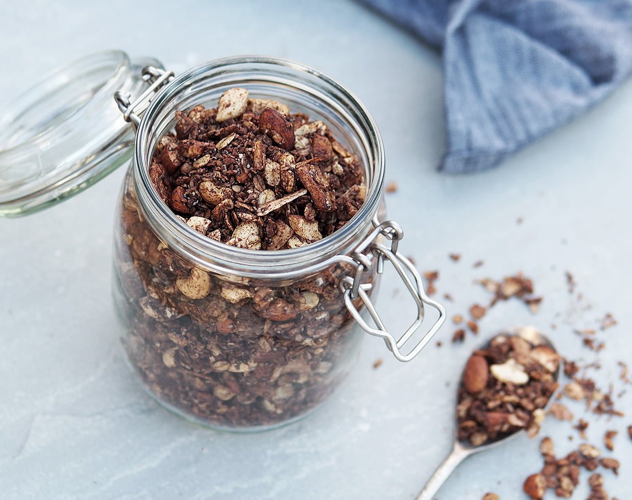 Glutenfri granola choklad och banan