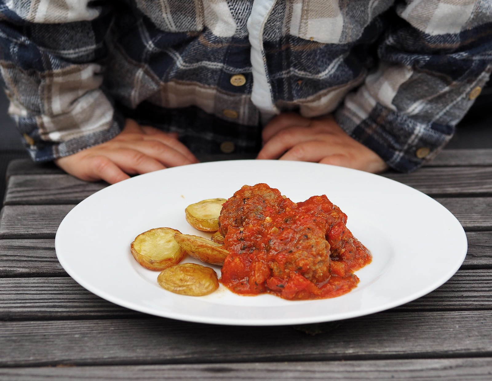 köttbullar i tomatsås med mynta