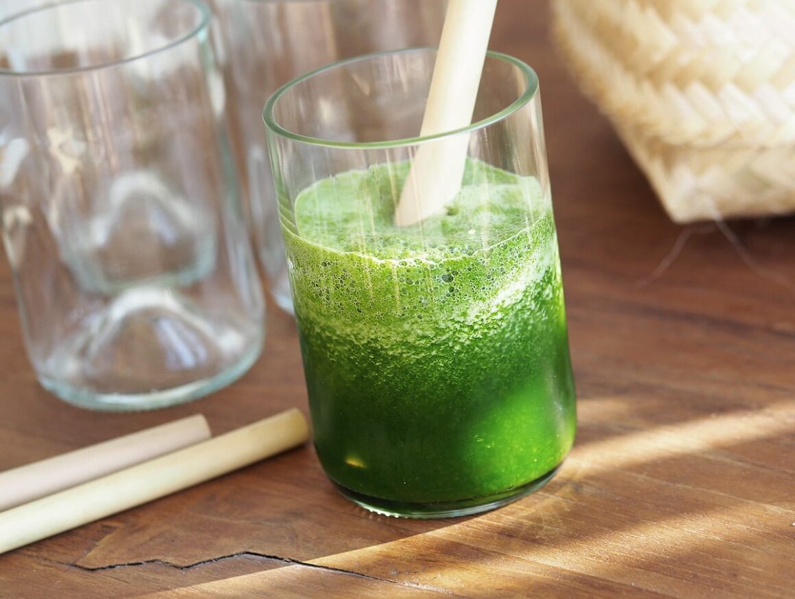 grön juice med mynta