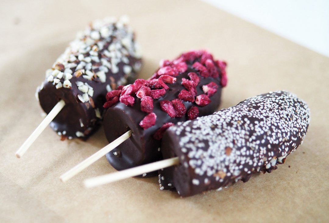 chokladdoppade bananglassar