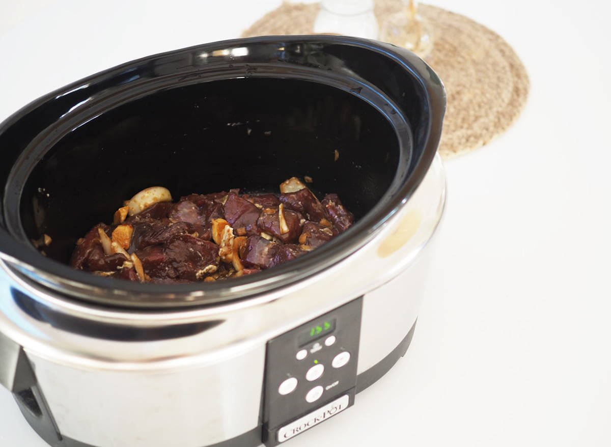 kryddig köttgryta ingefära crock-pot