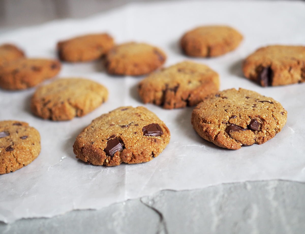 chocolate chip cookies paleo