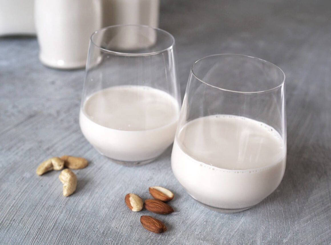 Hemmagjord nötmjölk