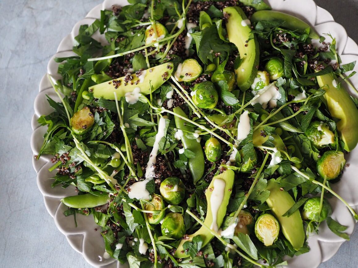 Matig brysselkål och quinoasallad