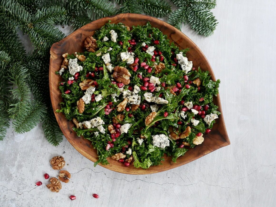 grönkålssallad granatäpple ädelost