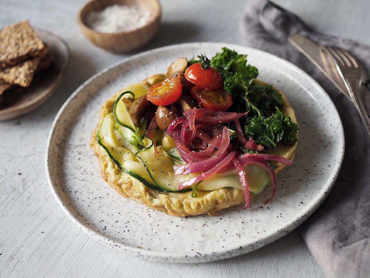 öppen omelett grönsaker