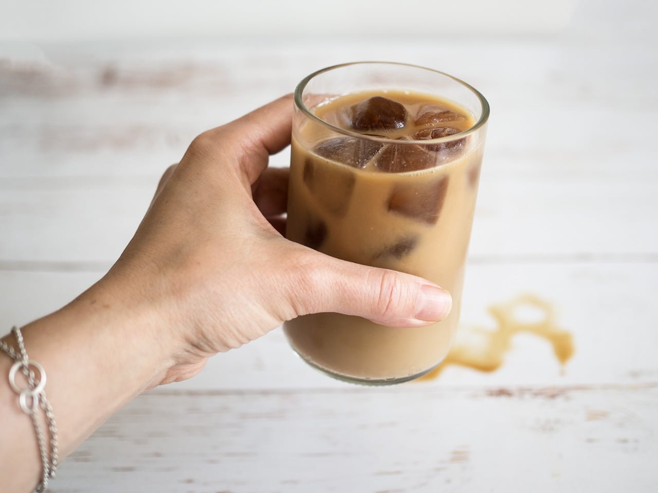 iskaffe med nötmjölk