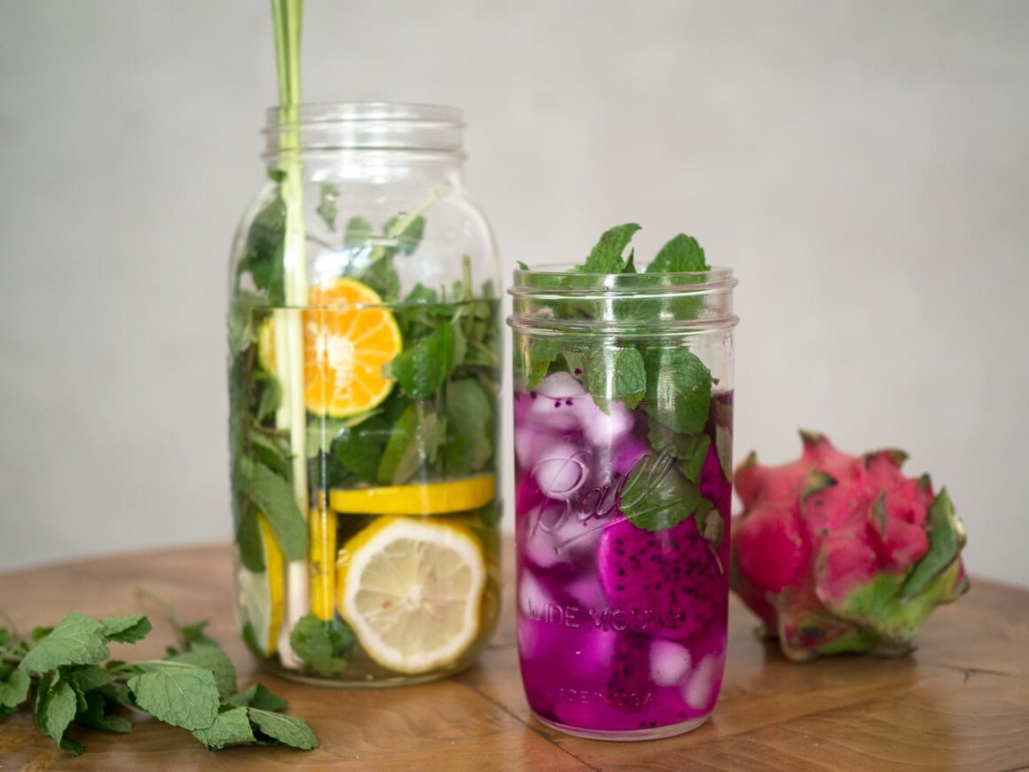 naturligt smaksatt vatten infused water
