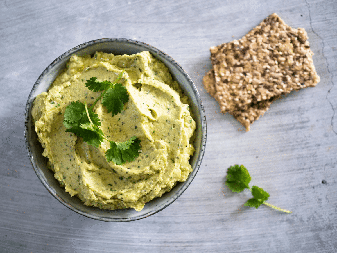 avokadohummus med fröknäcke