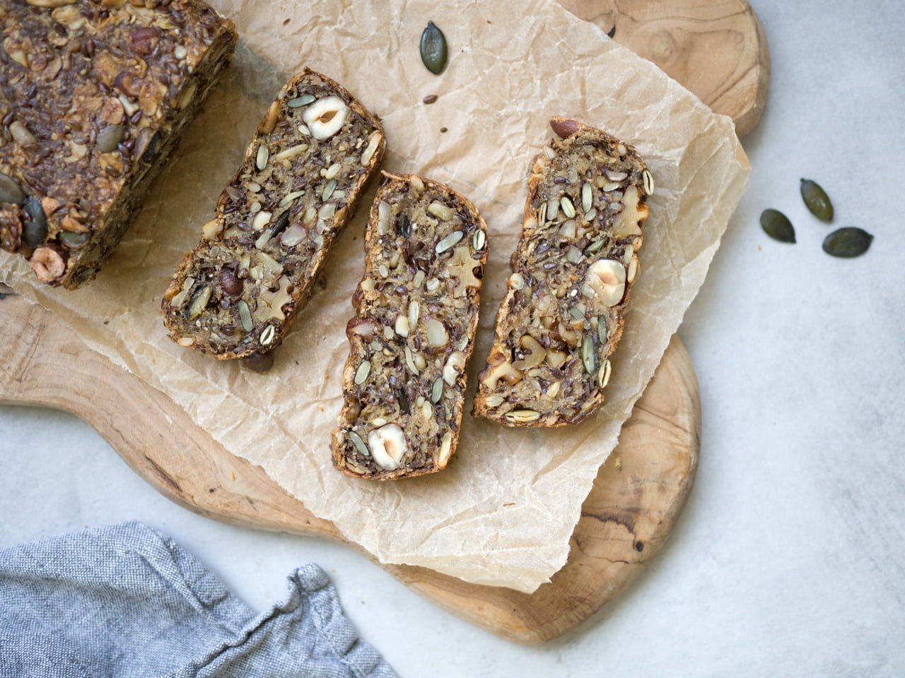 Veganskt glutenfritt fröbröd