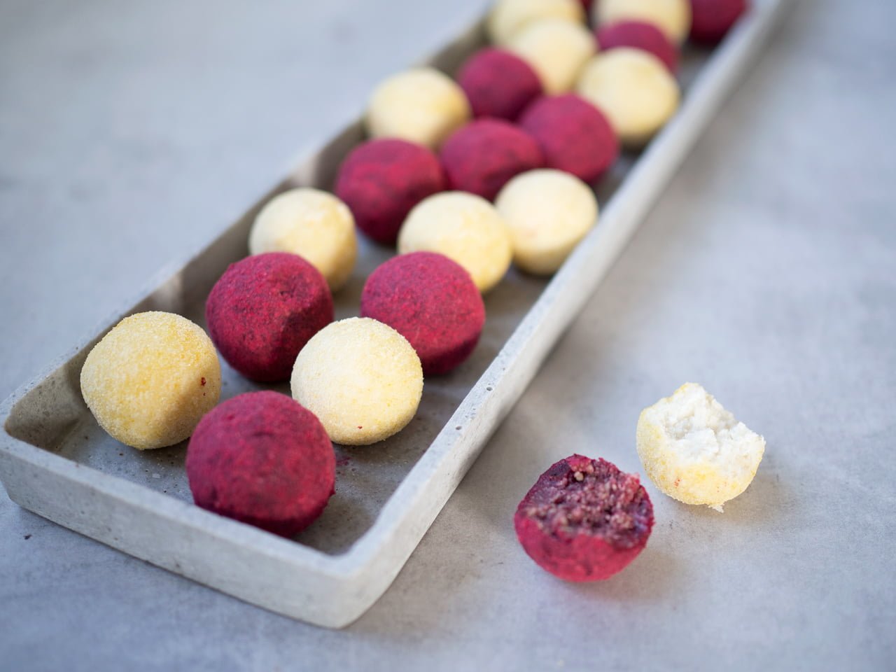 Glutenfria rawbollar med bärpulver