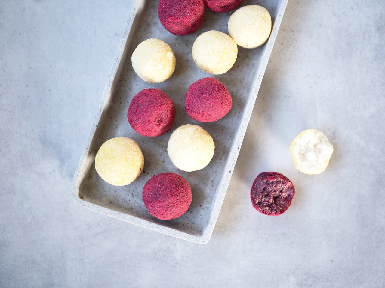 Glutenfria rawbollar med bärpulver