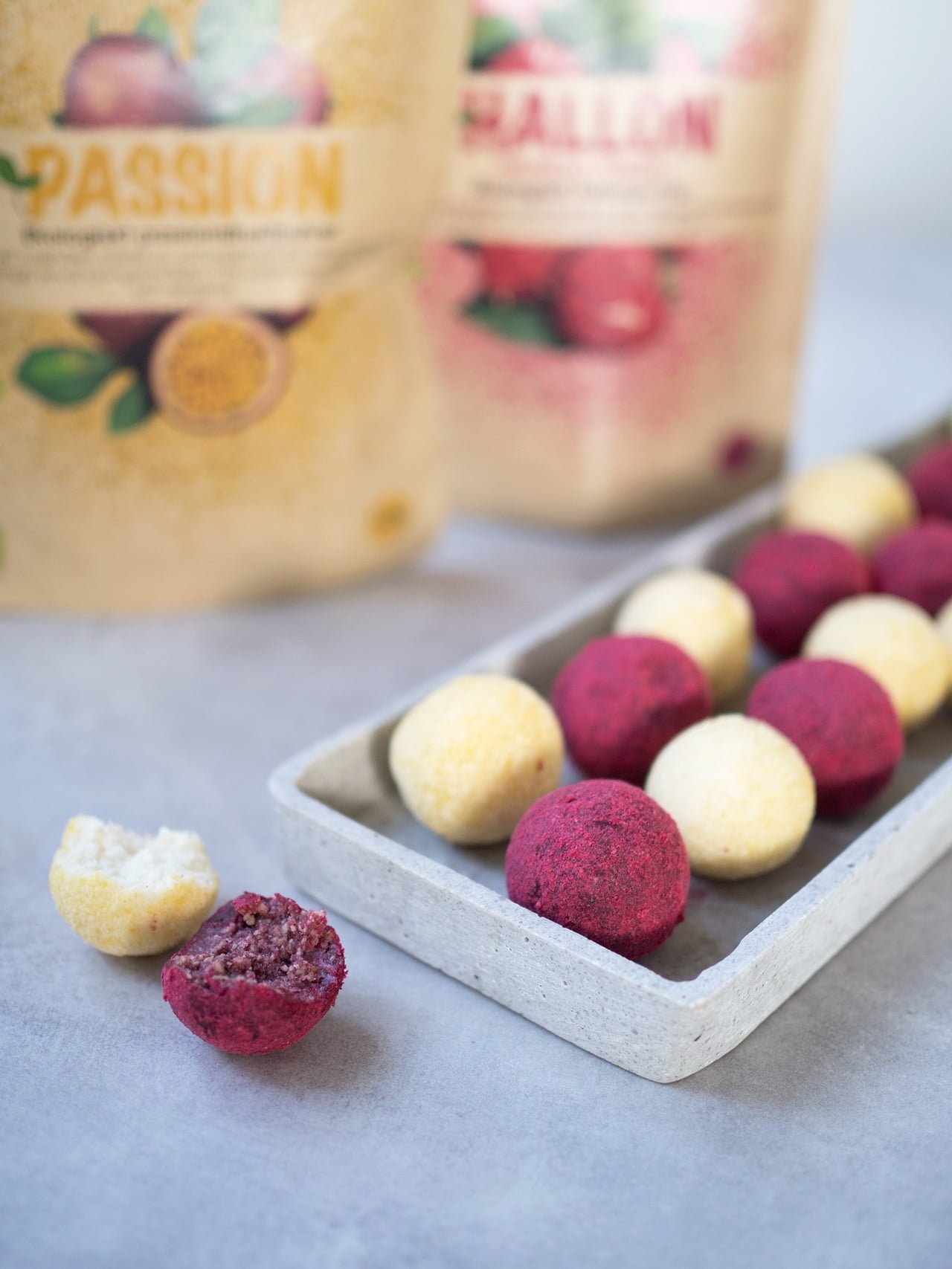 Glutenfria rawbollar med bärpulver