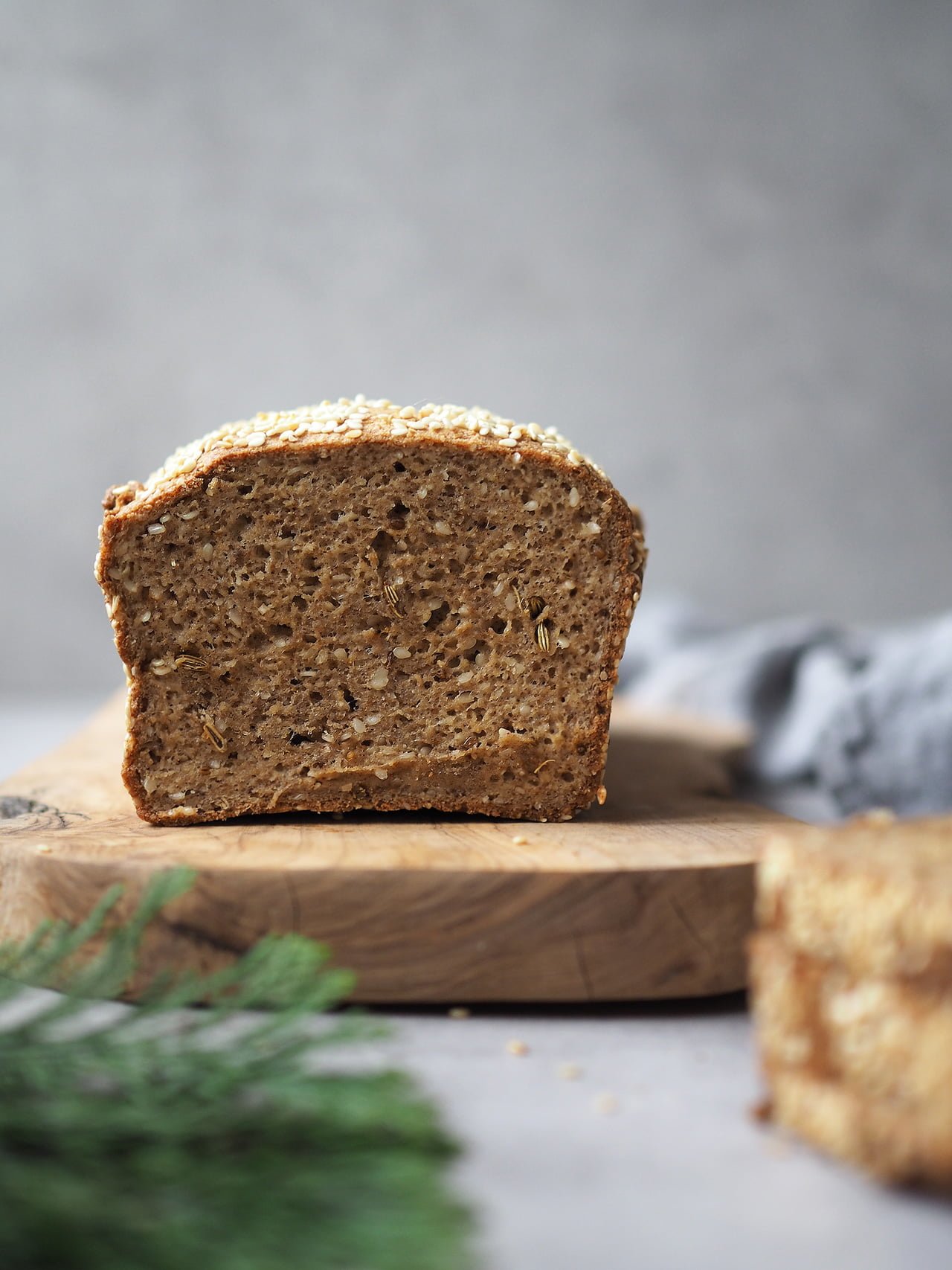 Glutenfritt vörtbröd med mandelmjöl