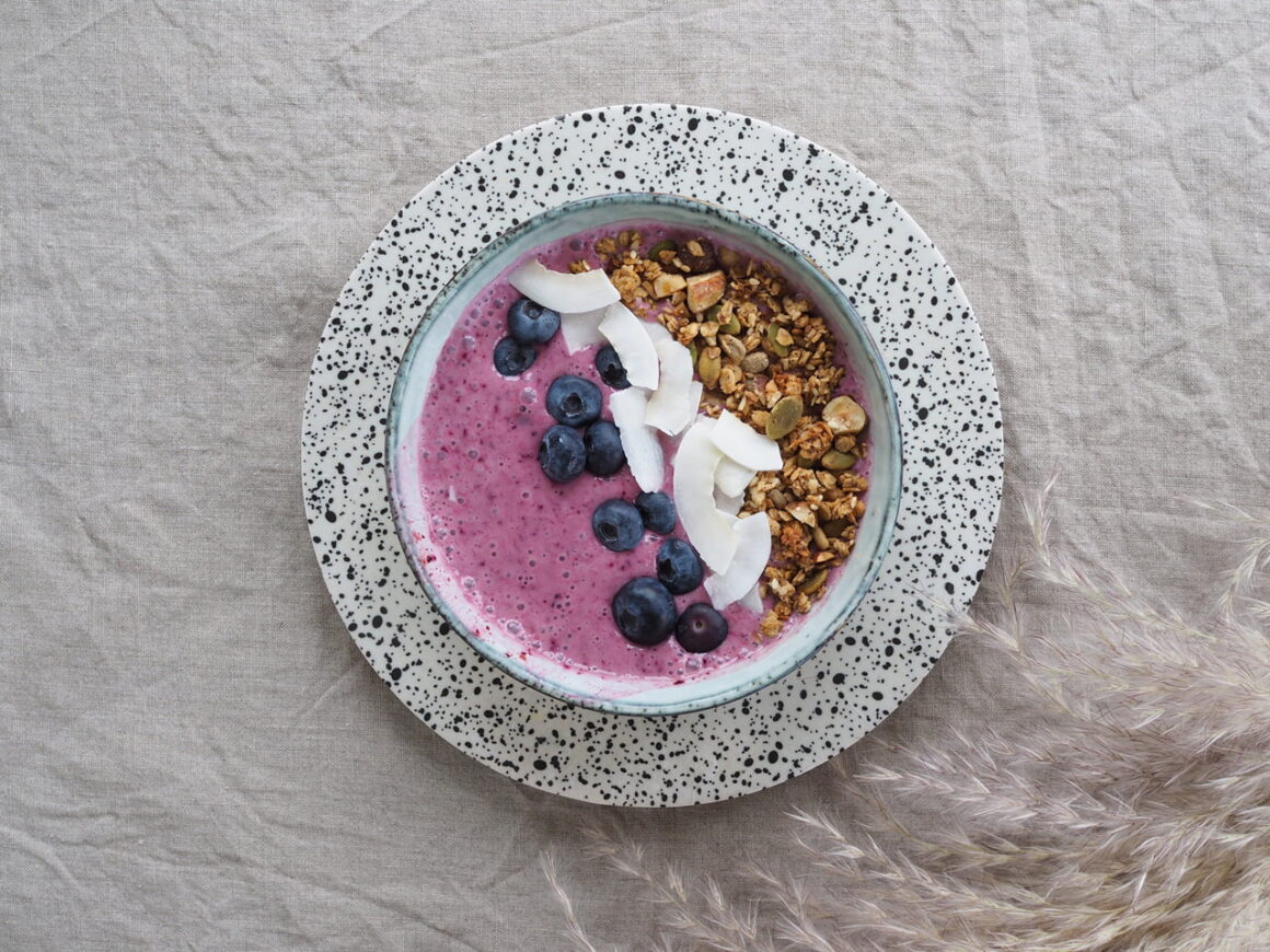 smoothiebowl med granola