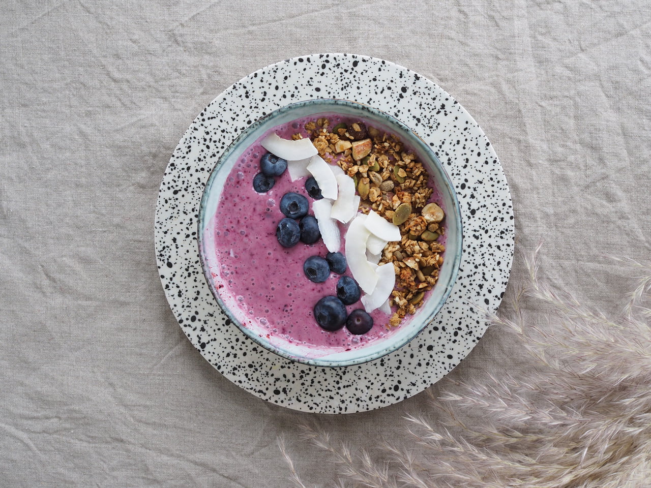 smoothiebowl med granola