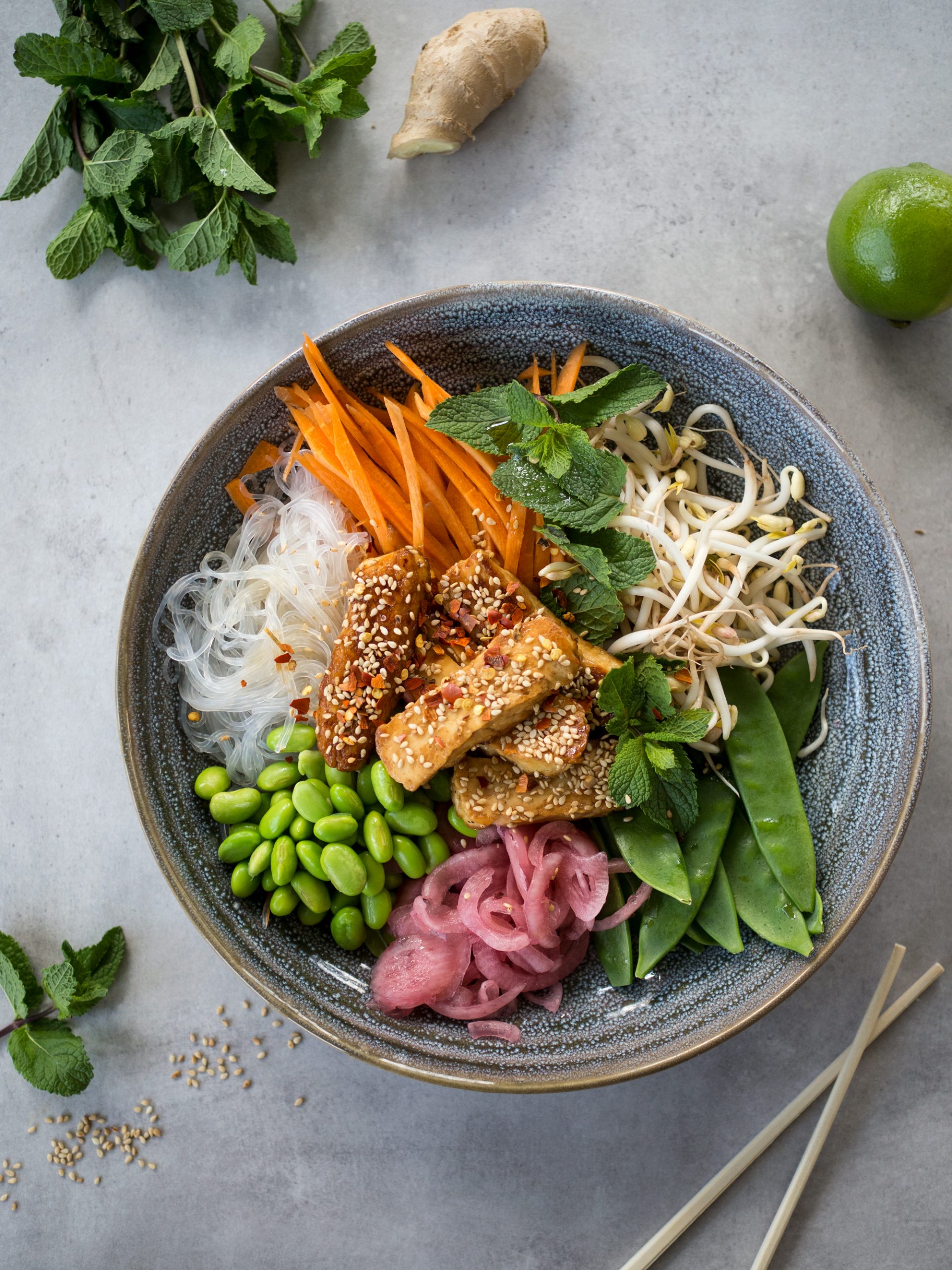 vietnamesisk halloumi bowl