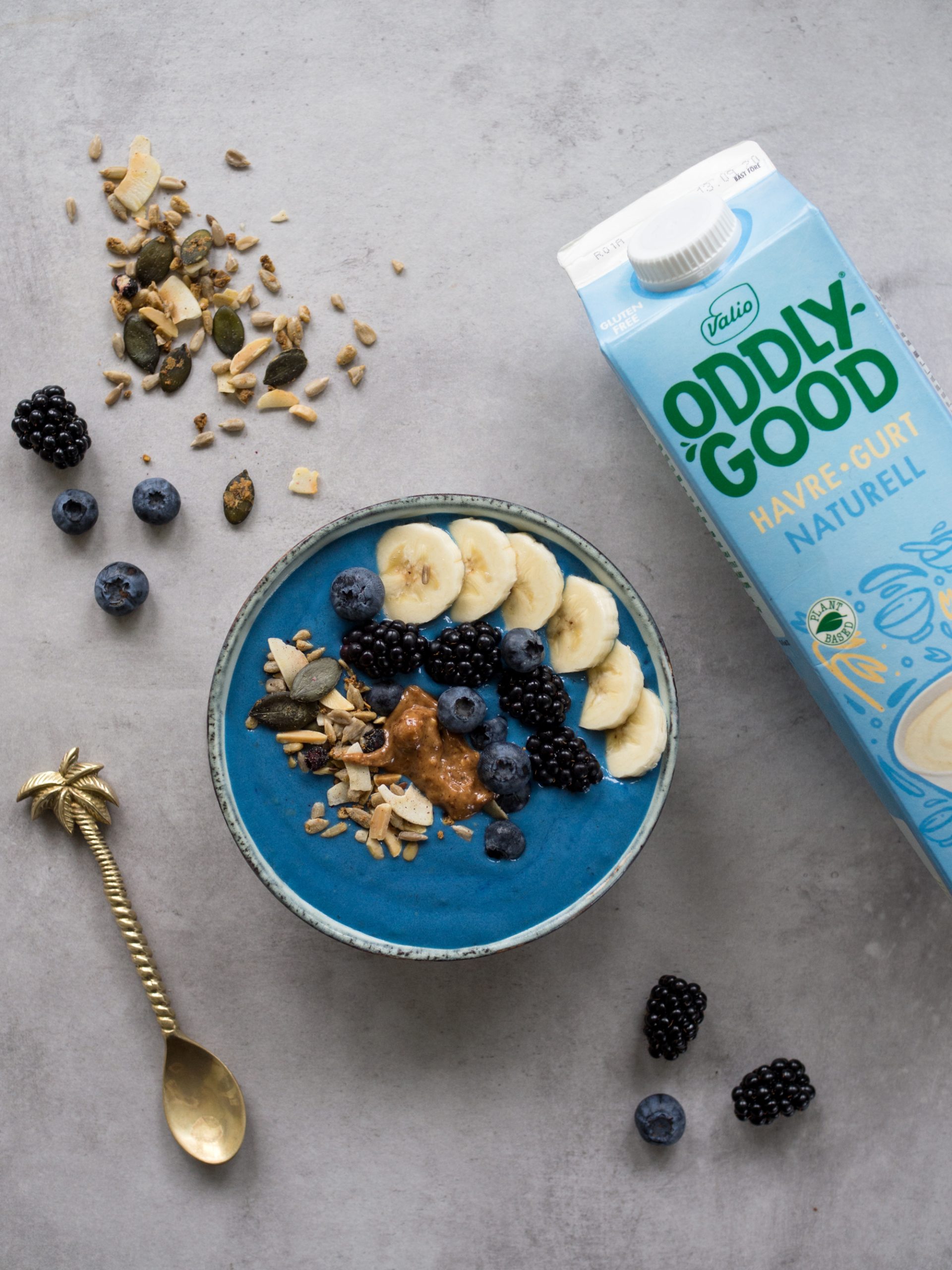 blå smoothiebowl valio oddlygood