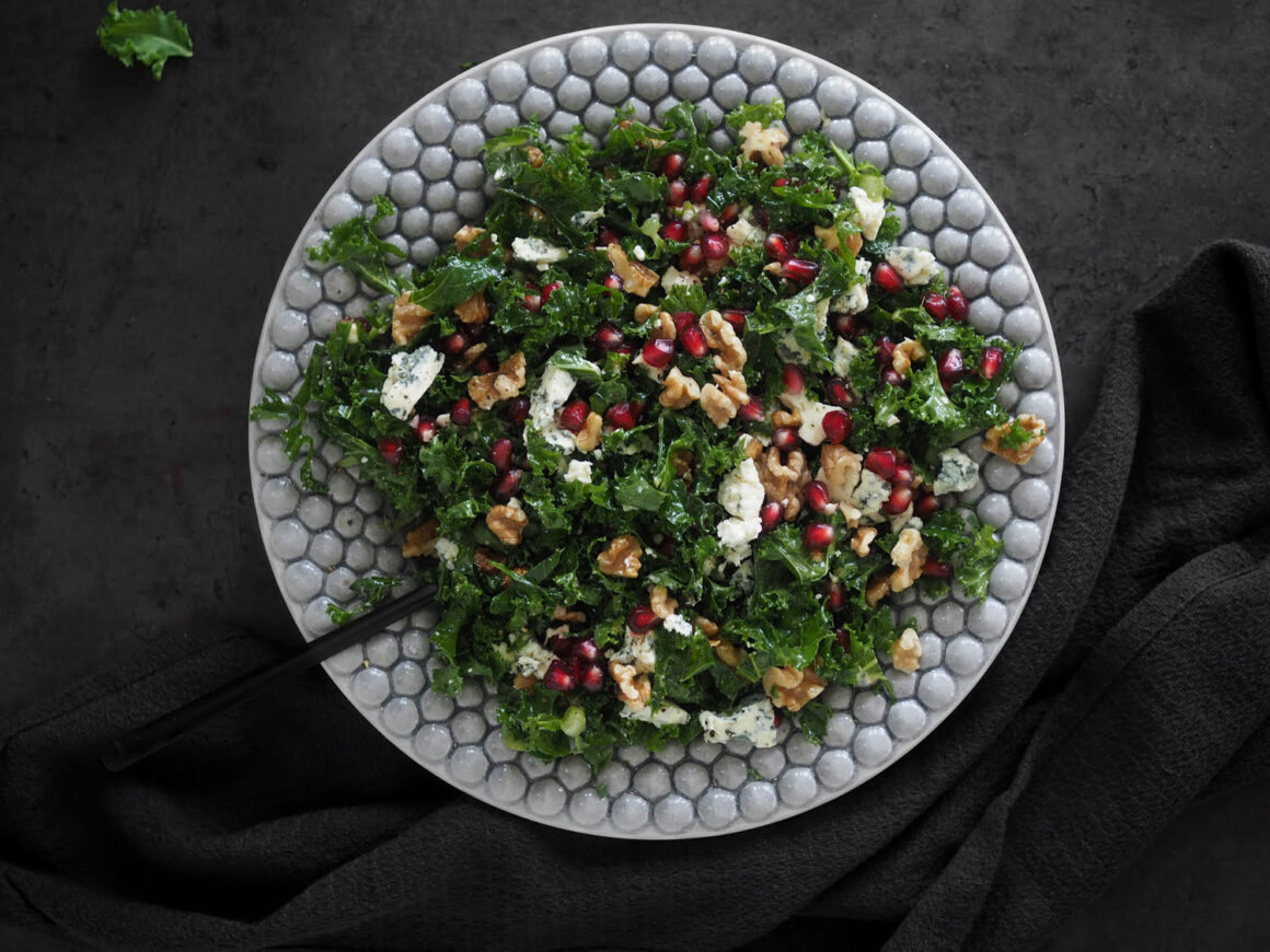 julsallad med grönkål och ädelost