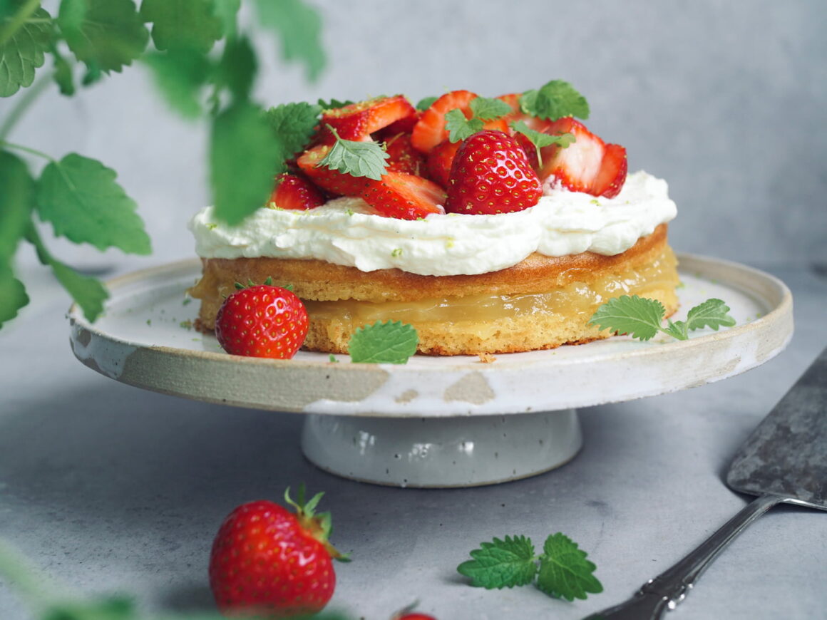 glutenfri jordgubbstårta lemoncurd