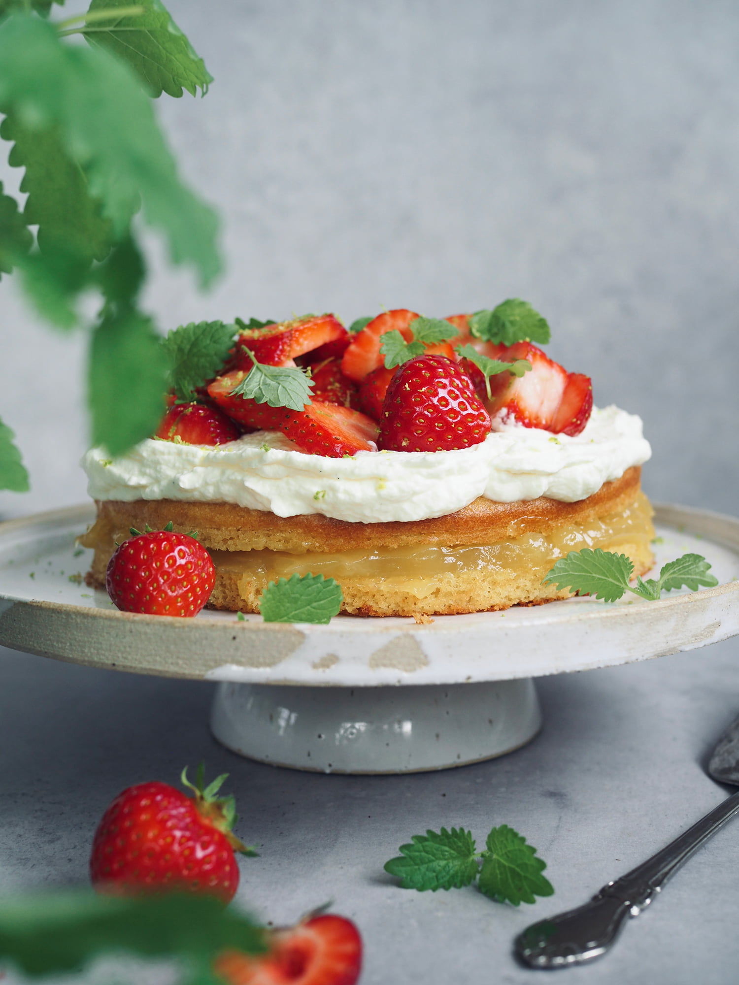 glutenfri jordgubbstårta lemoncurd