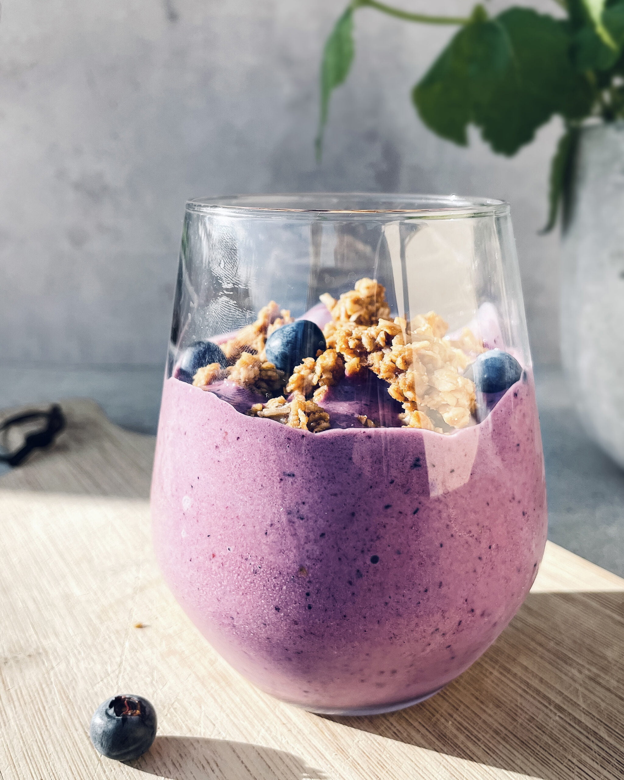 frozen smoothie granola